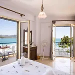 빌라 Salty Breeze Beachfront 리지아