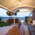 Salty Breeze Beachfront 빌라 *