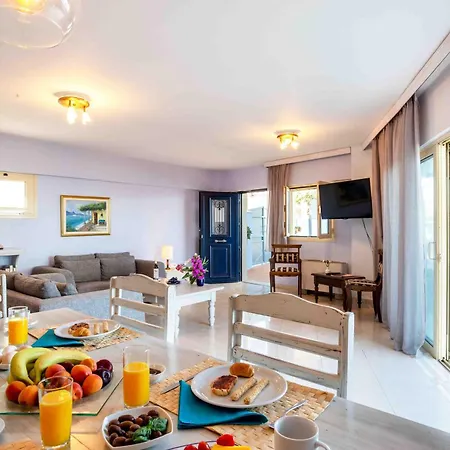 Villa Salty Breeze Beachfront