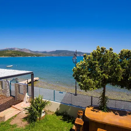 فيلة Salty Breeze Beachfront