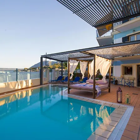 Salty Breeze Beachfront * Ligia