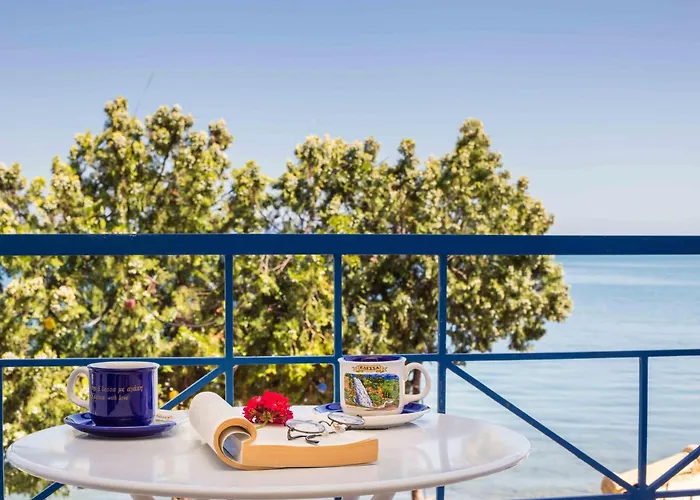 Salty Breeze Beachfront リジア