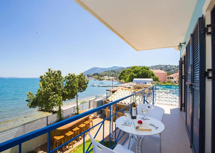 Salty Breeze Beachfront リジア