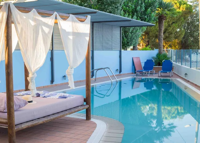 Salty Breeze Beachfront *