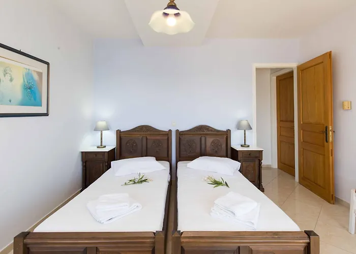 Salty Breeze Beachfront *